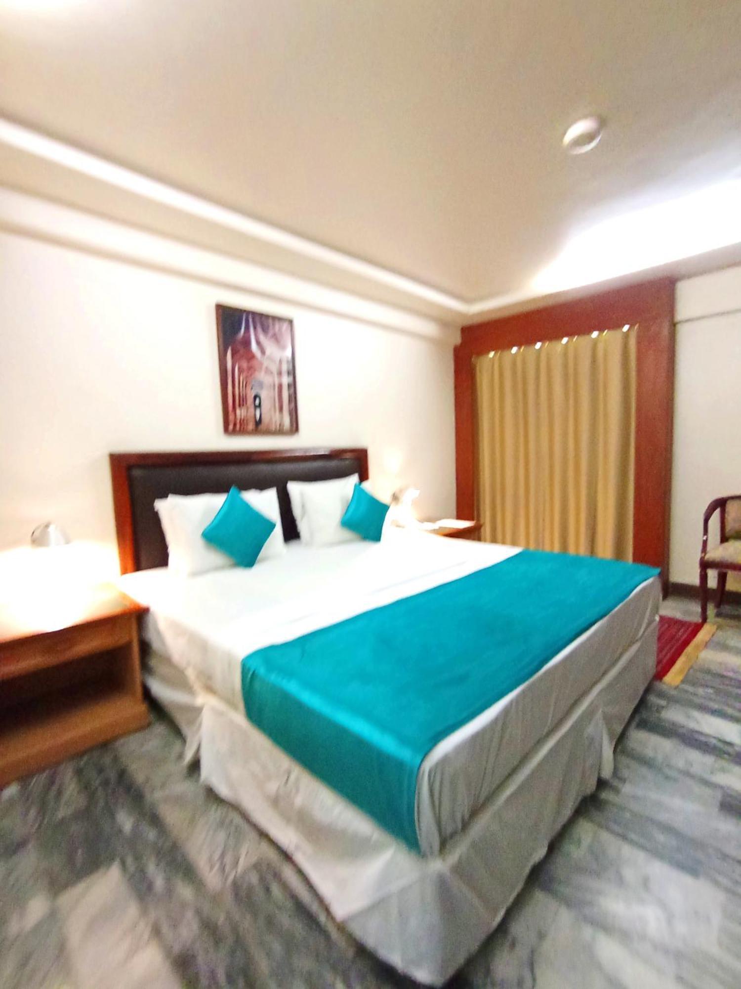 Hotel One Karachi Buitenkant foto