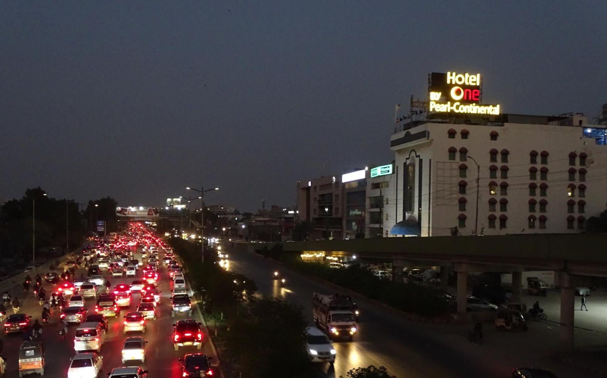 Hotel One Karachi Buitenkant foto