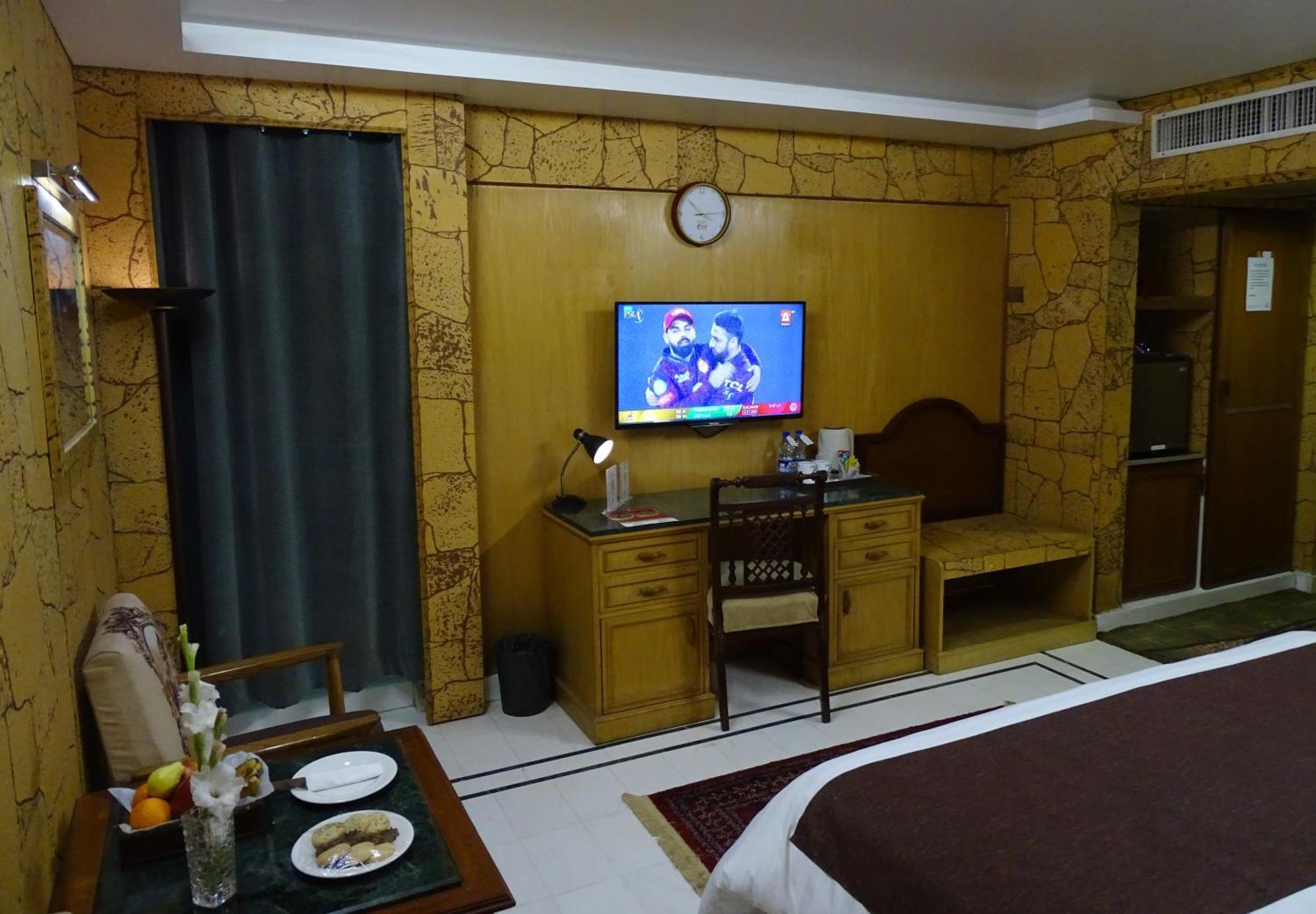 Hotel One Karachi Buitenkant foto